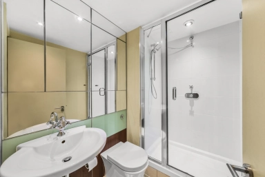 Upper Richmond Road, Putney - SW15 view 7