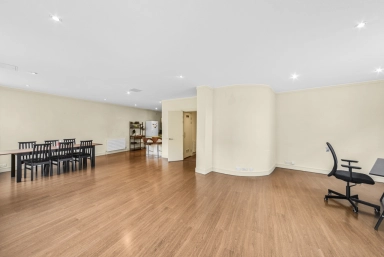 Upper Richmond Road, Putney - SW15 view 9