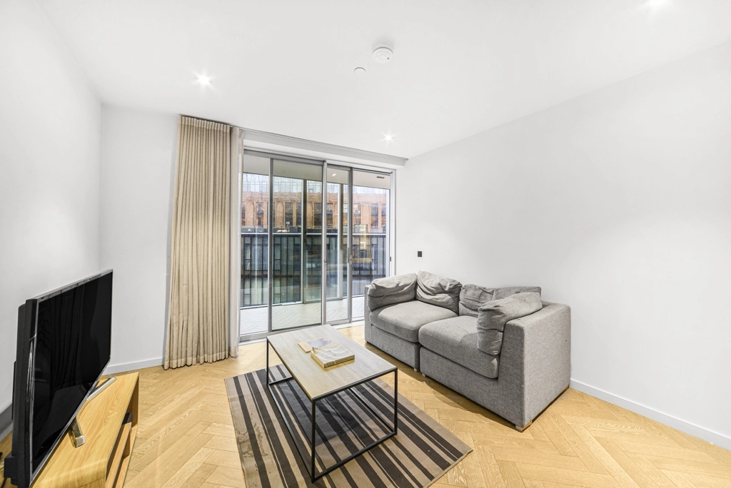 2 bedrooms apartments/flats for sale in Circus Road West, Vauxhall - SW11 view 9