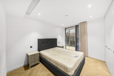 Circus Road West, Vauxhall - SW11 view 5