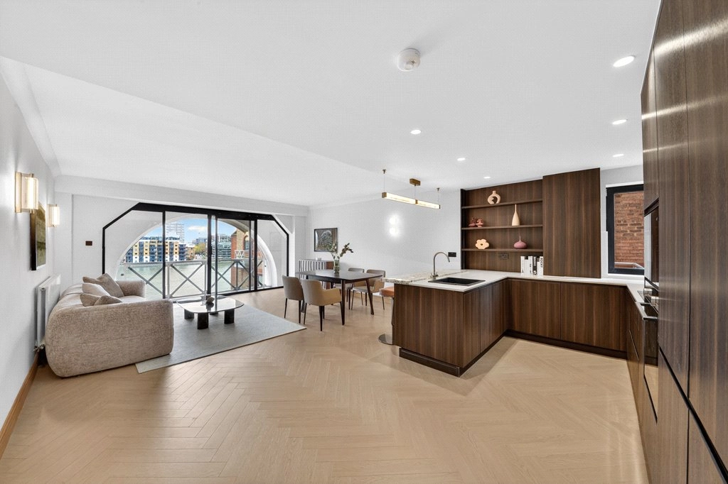 2 bedrooms apartments/flats for sale in William Morris Way, Imperial Wharf - SW6 view 2