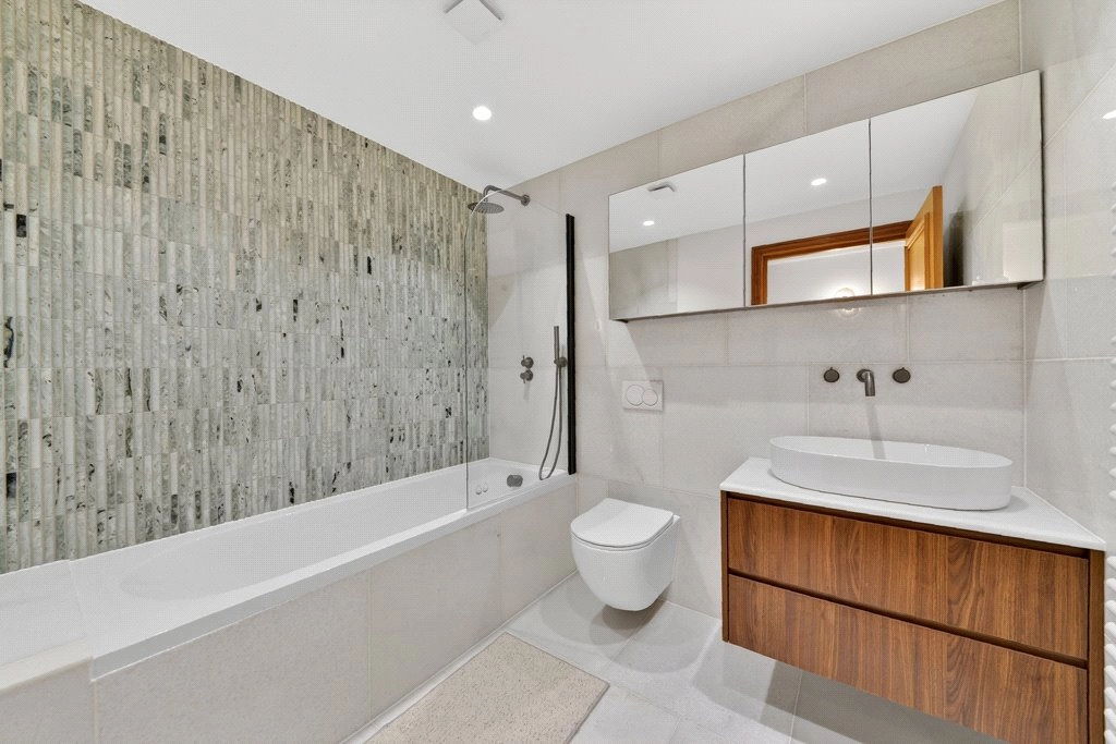 2 bedrooms apartments/flats for sale in William Morris Way, Imperial Wharf - SW6 view 7