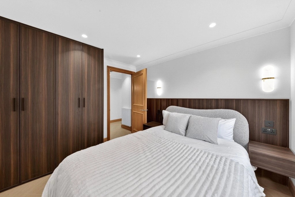 2 bedrooms apartments/flats for sale in William Morris Way, Imperial Wharf - SW6 view 6