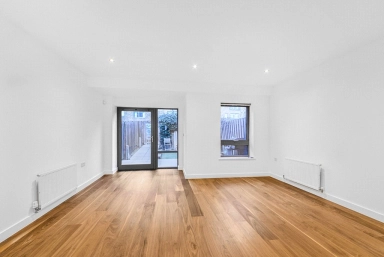 Elbe Street, Fulham - SW6 view 9