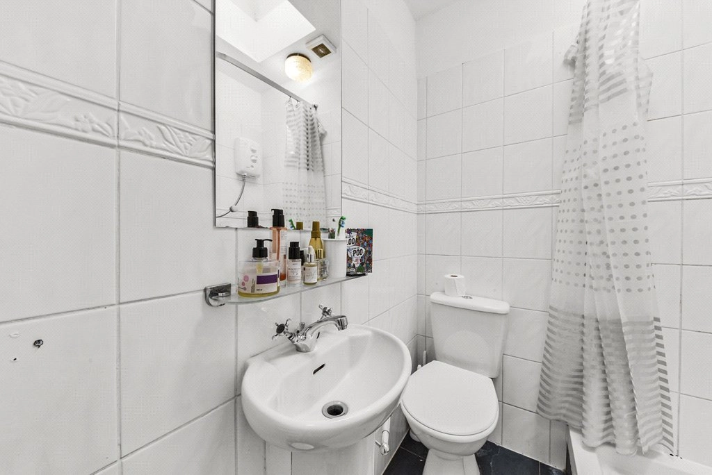 2 bedrooms apartments/flats for sale in Inverness Terrace, London - W2 view 13