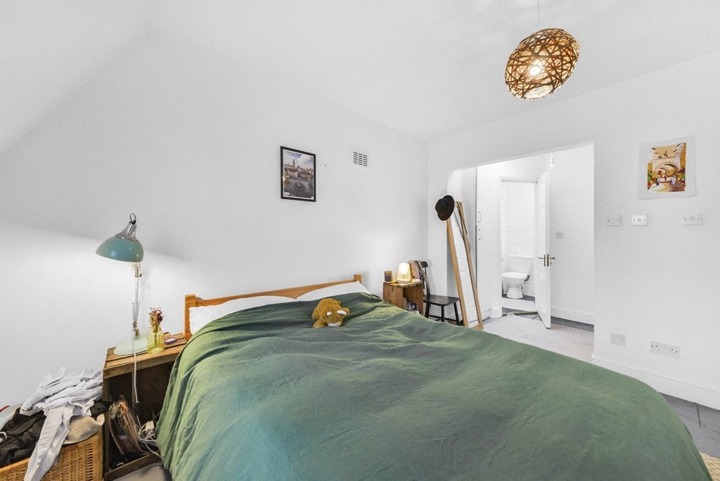 2 bedrooms apartments/flats for sale in Inverness Terrace, London - W2 view 11