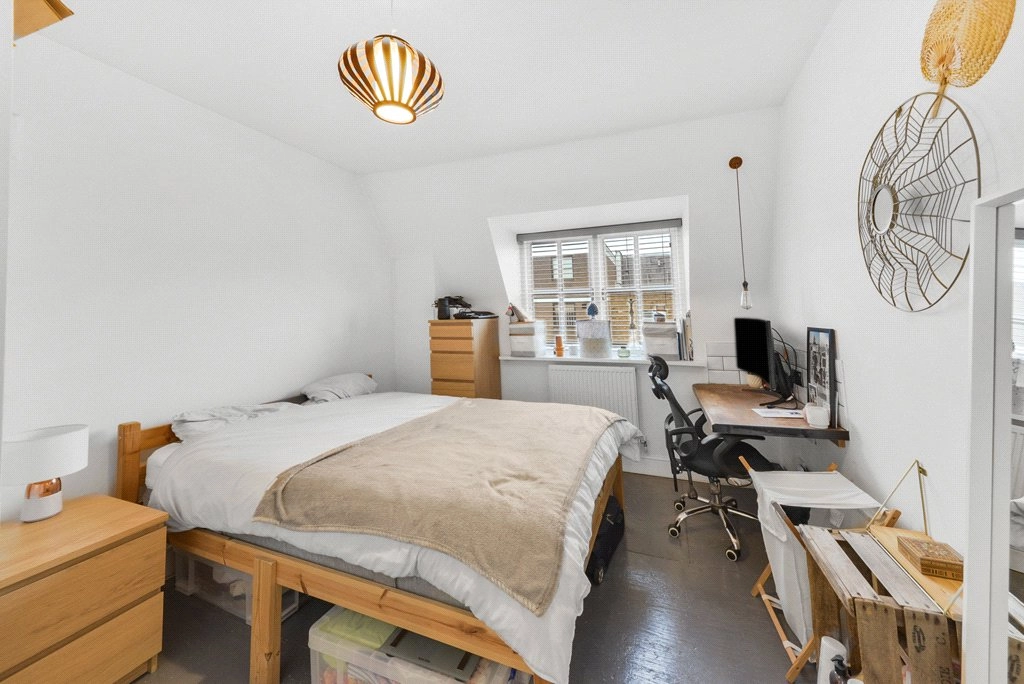 2 bedrooms apartments/flats for sale in Inverness Terrace, London - W2 view 6