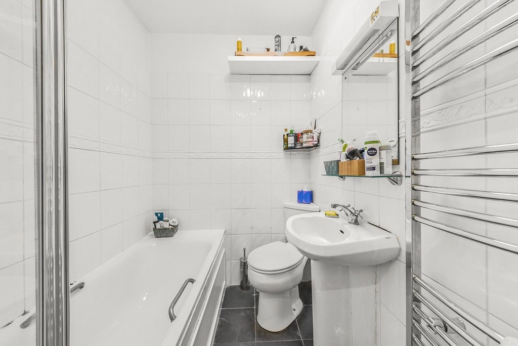 2 bedrooms apartments/flats for sale in Inverness Terrace, London - W2 view 14