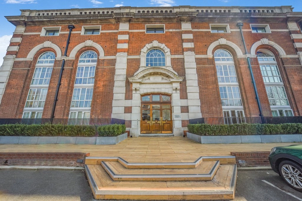 2 bedrooms apartments/flats for sale in Great West Road, Hammersmith - W6 view 8