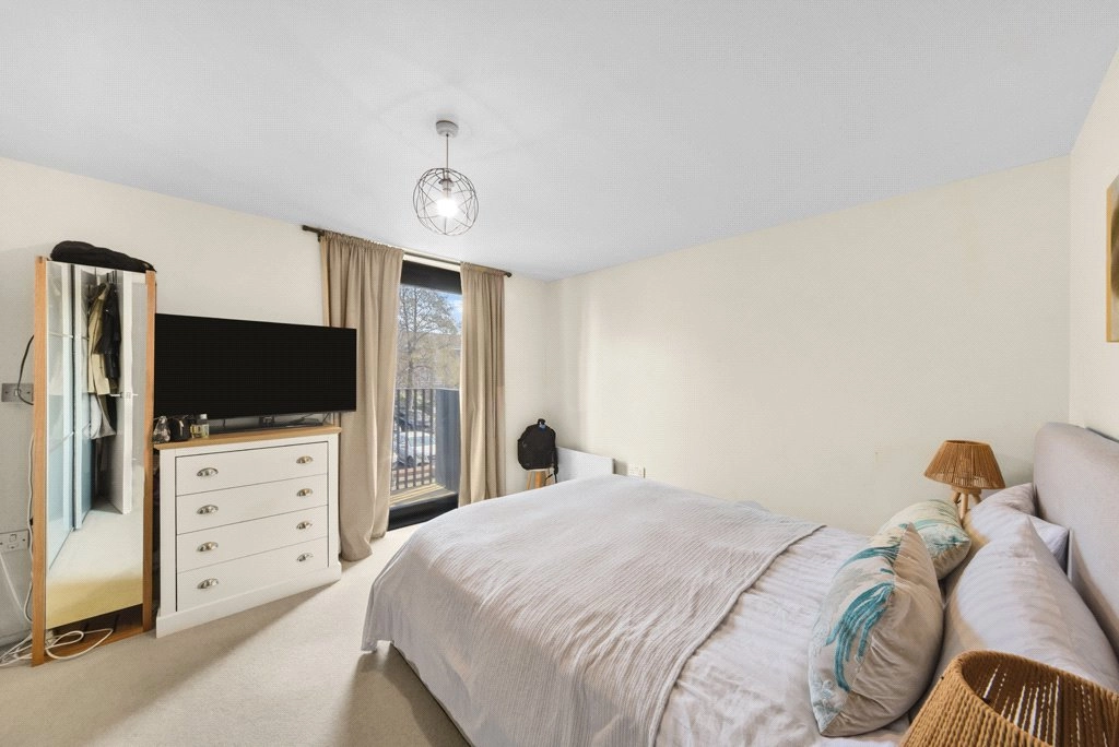 2 bedrooms apartments/flats for sale in Great West Road, Hammersmith - W6 view 4