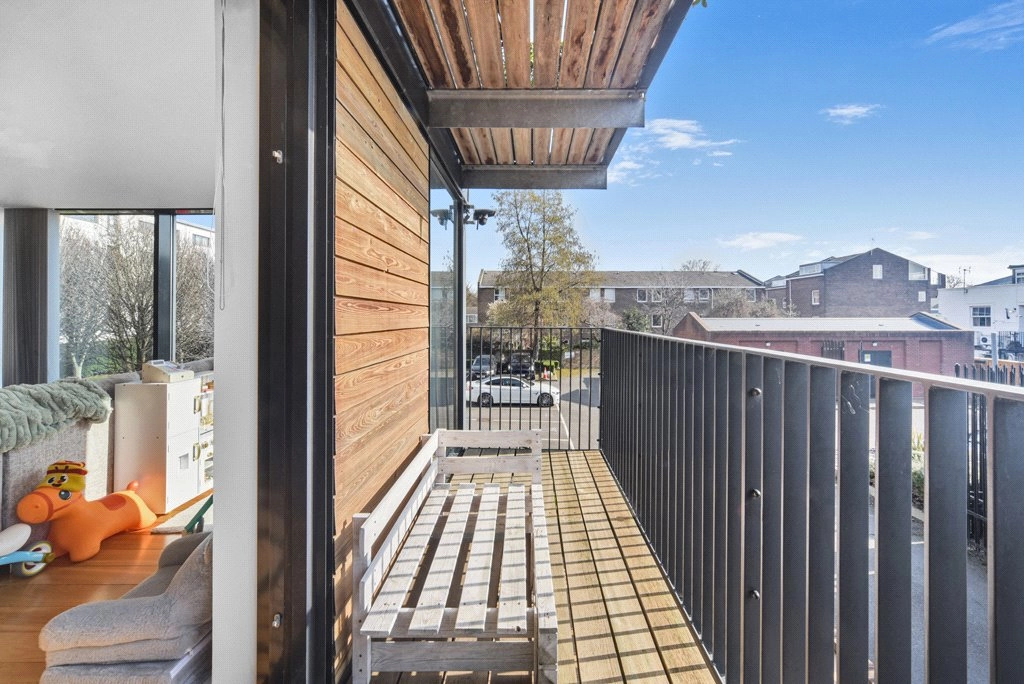 2 bedrooms apartments/flats for sale in Great West Road, Hammersmith - W6 view 20