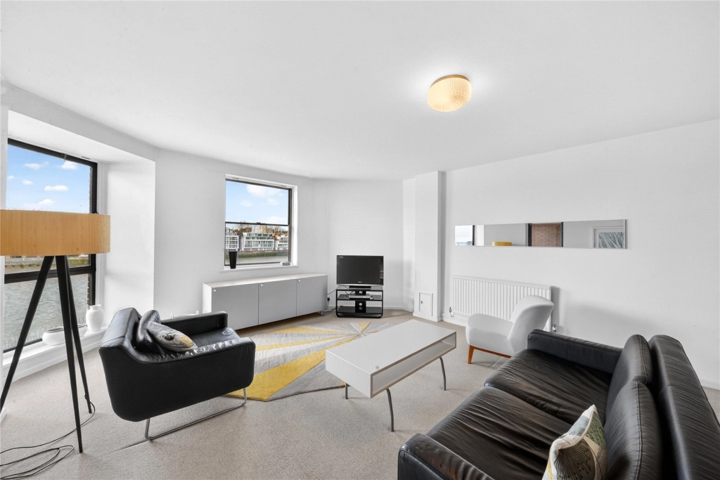 1 bedroom apartments/flats for sale in Nine Elms Lane, Nine Elms - SW8 view 2