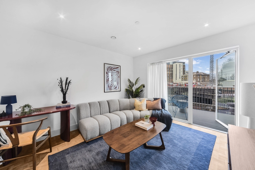 1 bedroom apartments/flats for sale in Danvers Avenue, Battersea - SW11 view 2