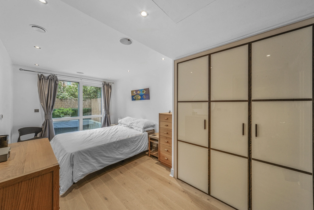 2 bedrooms apartments/flats for sale in Park Street, Fulham - SW6 view 5