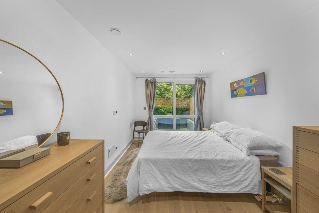 2 bedrooms apartments/flats for sale in Park Street, Fulham - SW6 view 13