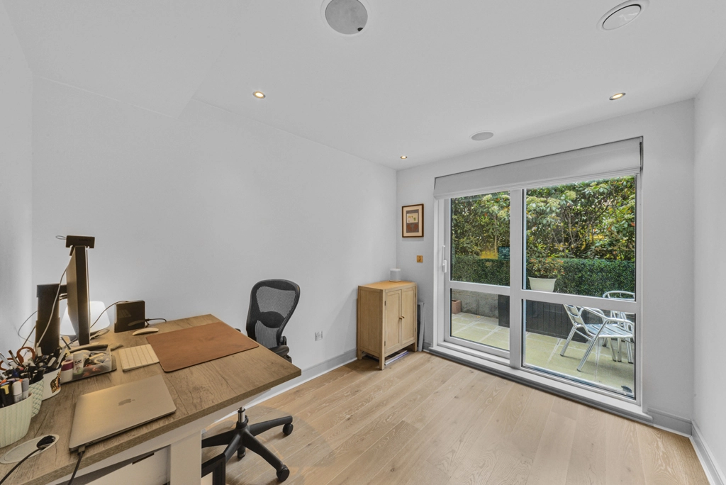 2 bedrooms apartments/flats for sale in Park Street, Fulham - SW6 view 12