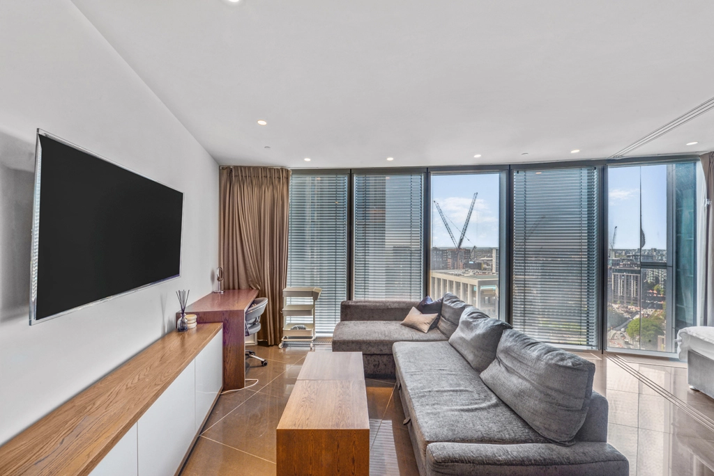 1 bedroom apartments/flats for sale in St. George Wharf, Nine Elms - SW8 view 2