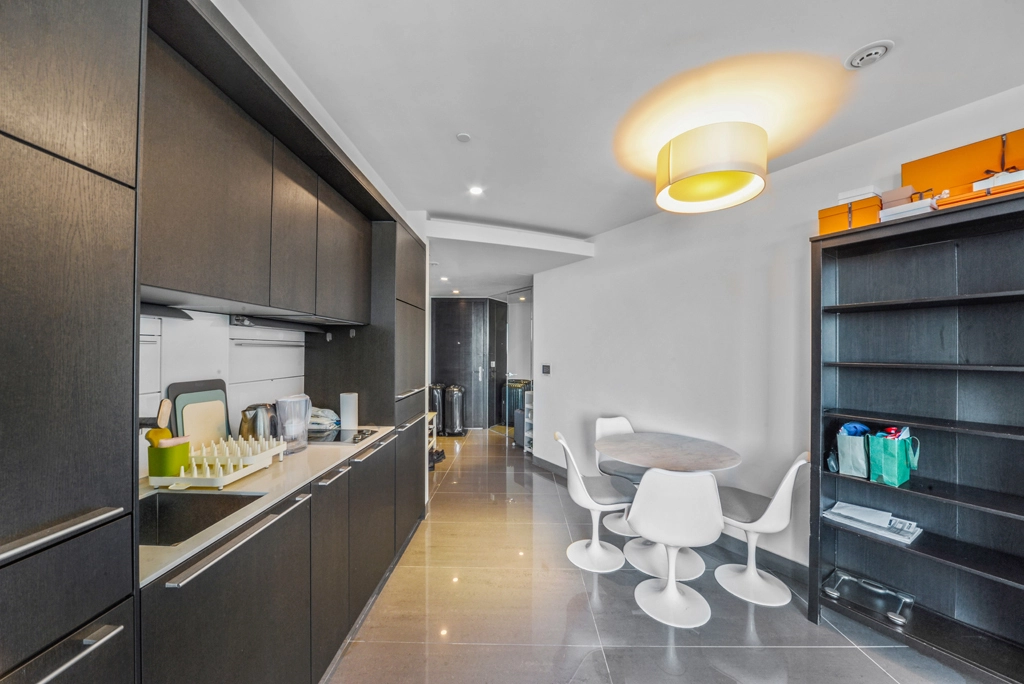 1 bedroom apartments/flats for sale in St. George Wharf, Nine Elms - SW8 view 5