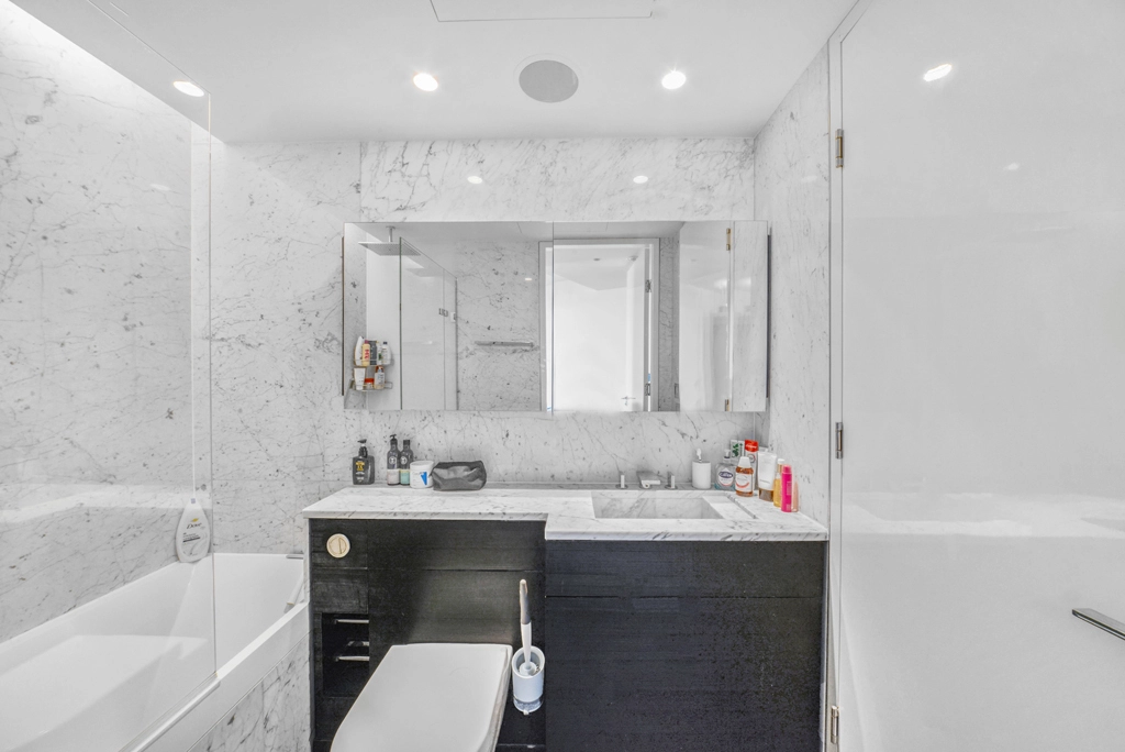 1 bedroom apartments/flats for sale in St. George Wharf, Nine Elms - SW8 view 7