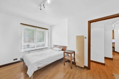 Meadow Road, Vauxhall - SW8 view 5