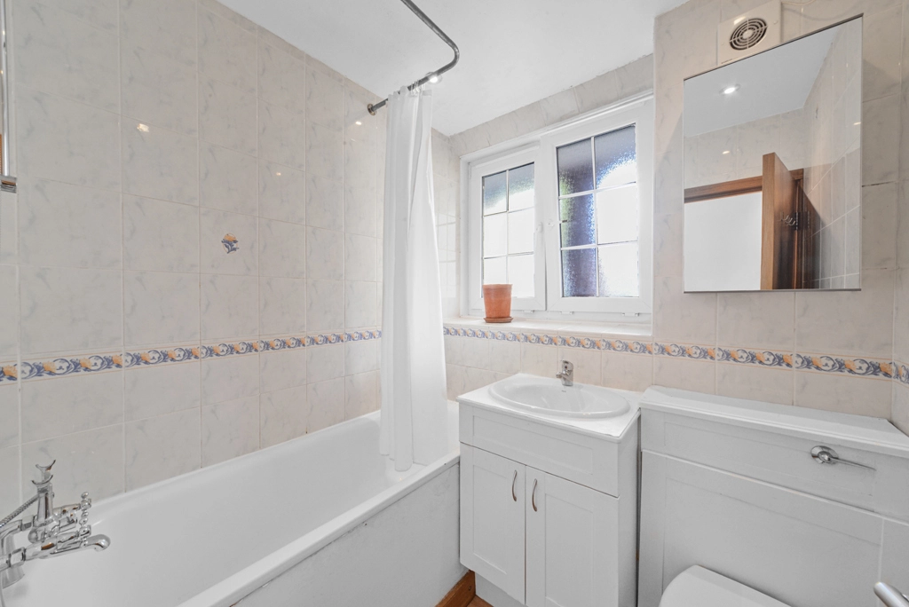 2 bedrooms apartments/flats for sale in Meadow Road, Vauxhall - SW8 view 7