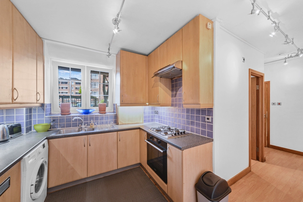 2 bedrooms apartments/flats for sale in Meadow Road, Vauxhall - SW8 view 3