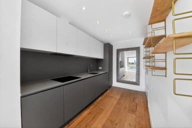 Balham High Road, London - SW17 view 3