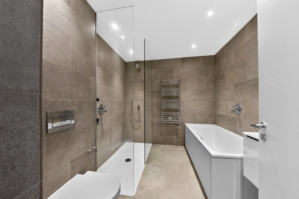 2 bedrooms apartments/flats for sale in Balham High Road, London - SW17 view 14