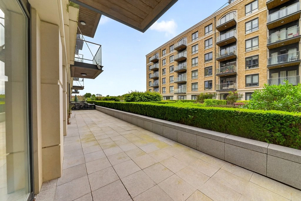 2 bedrooms apartments/flats for sale in Parr's Way, Hammersmith - W6 view 7