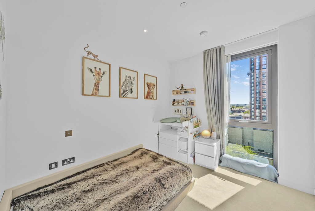 2 bedrooms apartments/flats for sale in Viaduct Gardens, Nine Elms - SW11 view 14