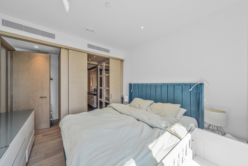 2 bedrooms apartments/flats for sale in Viaduct Gardens, Nine Elms - SW11 view 15