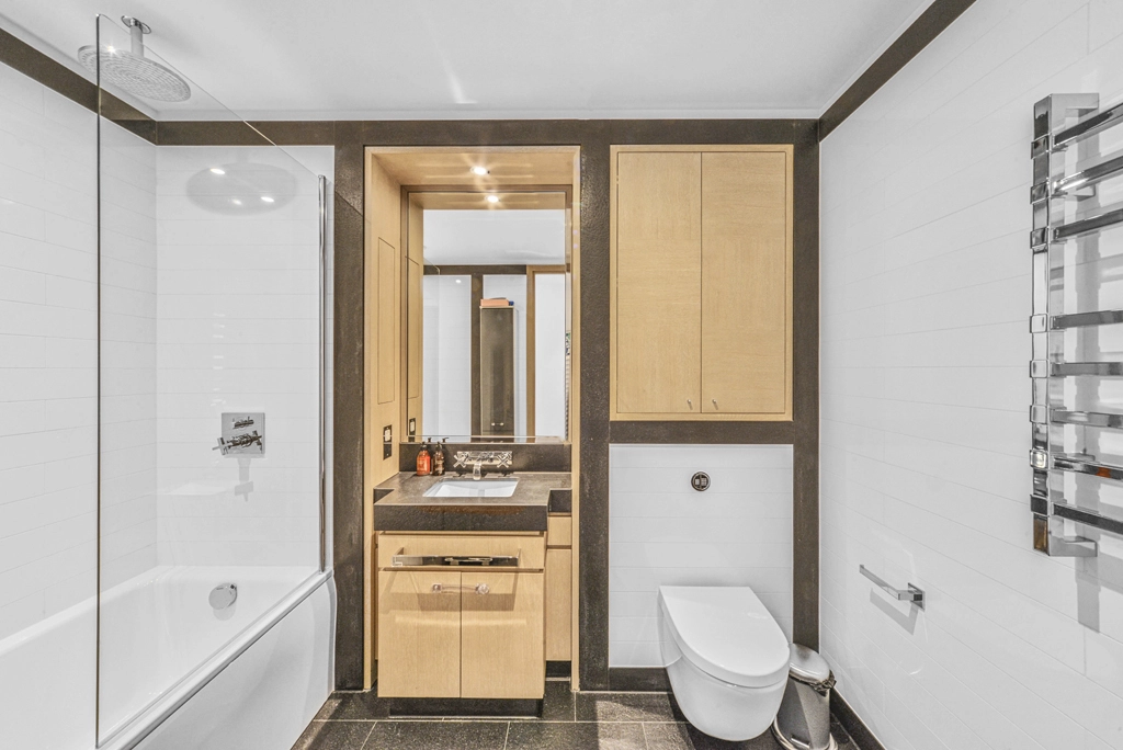 2 bedrooms apartments/flats for sale in Viaduct Gardens, Nine Elms - SW11 view 6