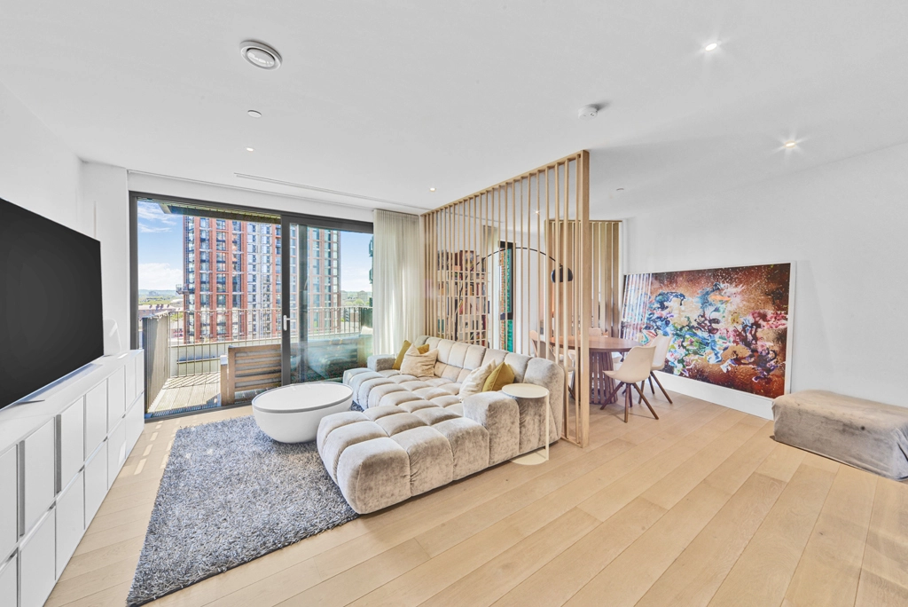 2 bedrooms apartments/flats for sale in Viaduct Gardens, Nine Elms - SW11 view 2