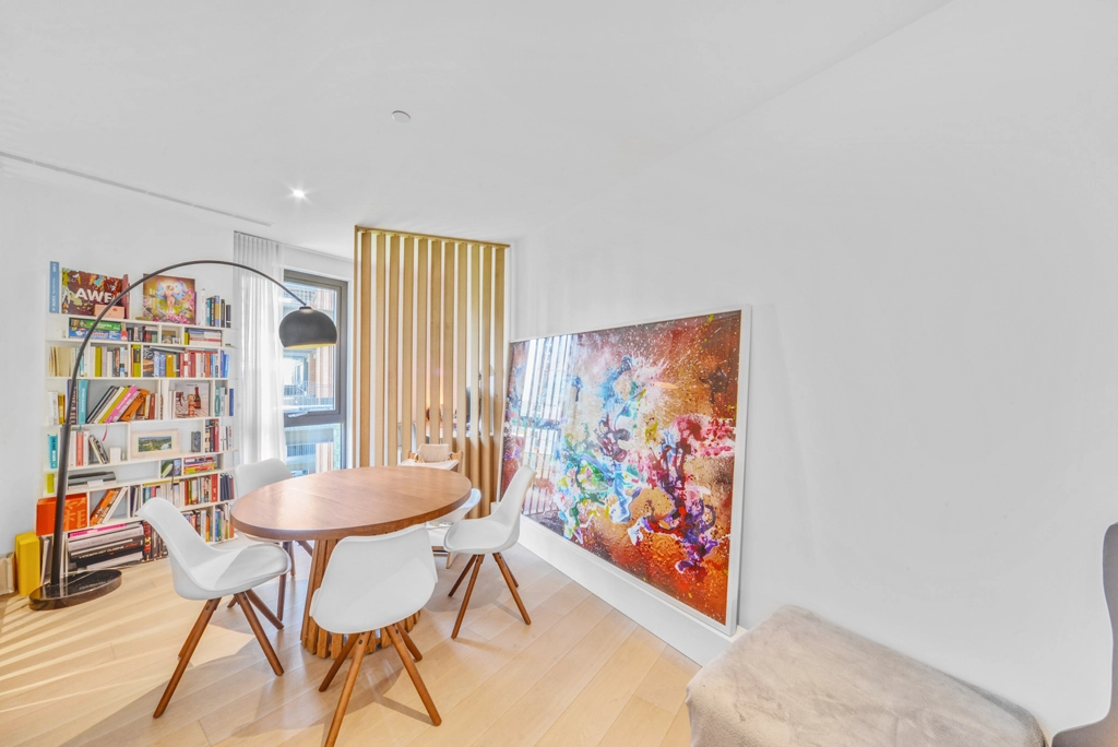 2 bedrooms apartments/flats for sale in Viaduct Gardens, Nine Elms - SW11 view 3