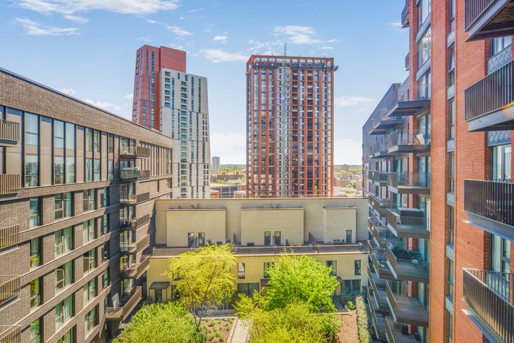 2 bedrooms apartments/flats for sale in Viaduct Gardens, Nine Elms - SW11 view 18