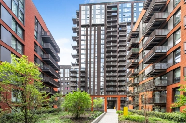 Viaduct Gardens, Nine Elms - SW11 view 1