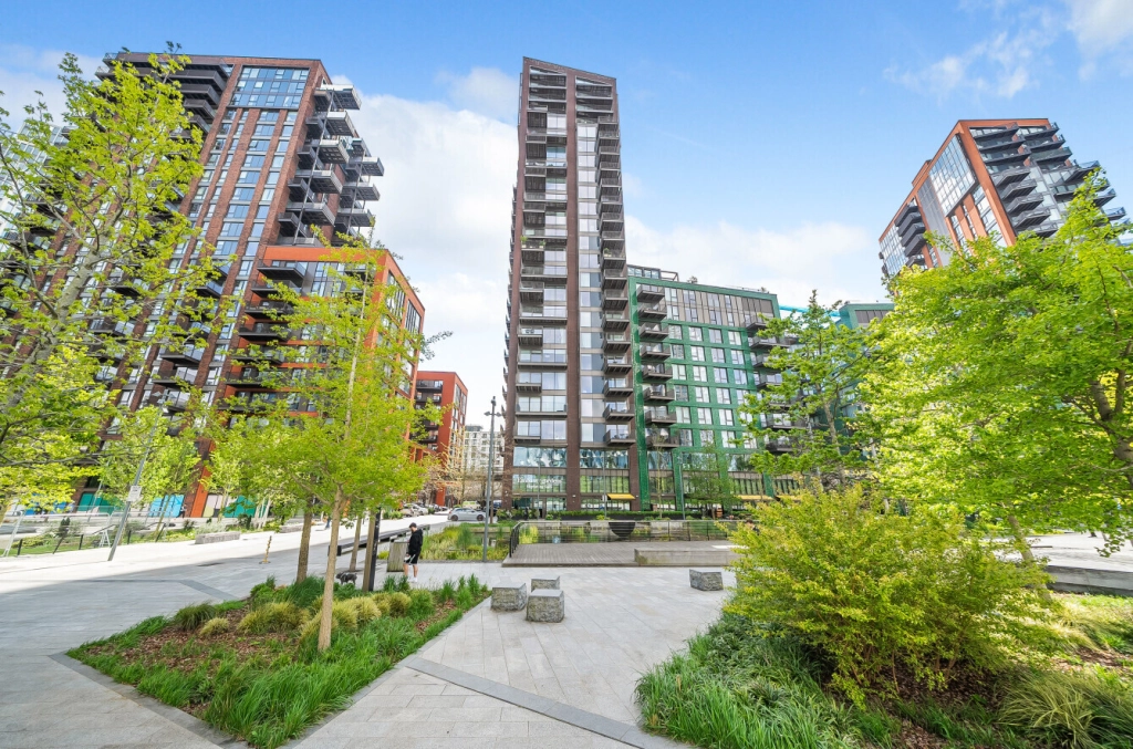 2 bedrooms apartments/flats for sale in Viaduct Gardens, Nine Elms - SW11 view 19