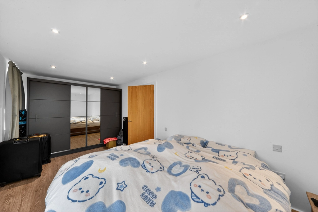 1 bedroom apartments/flats for sale in Milner Road, South Wimbledon - SW19 view 12