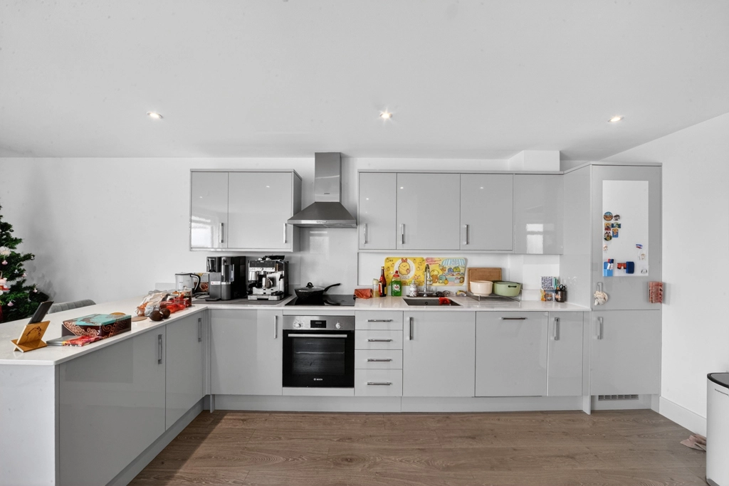 1 bedroom apartments/flats for sale in Milner Road, South Wimbledon - SW19 view 4