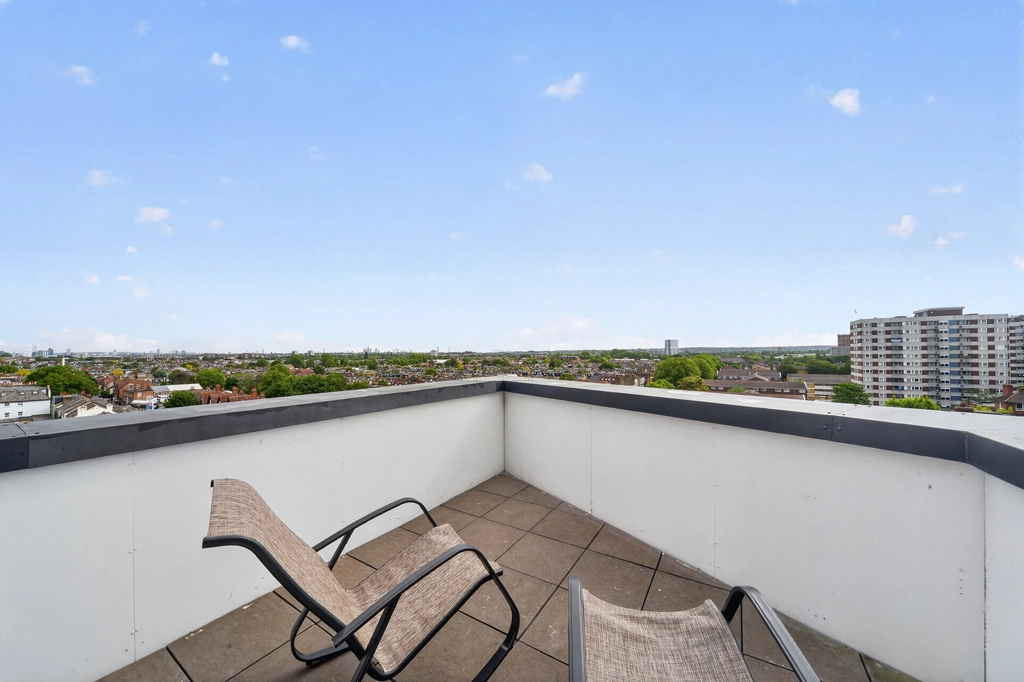 1 bedroom apartments/flats for sale in Milner Road, South Wimbledon - SW19 view 13