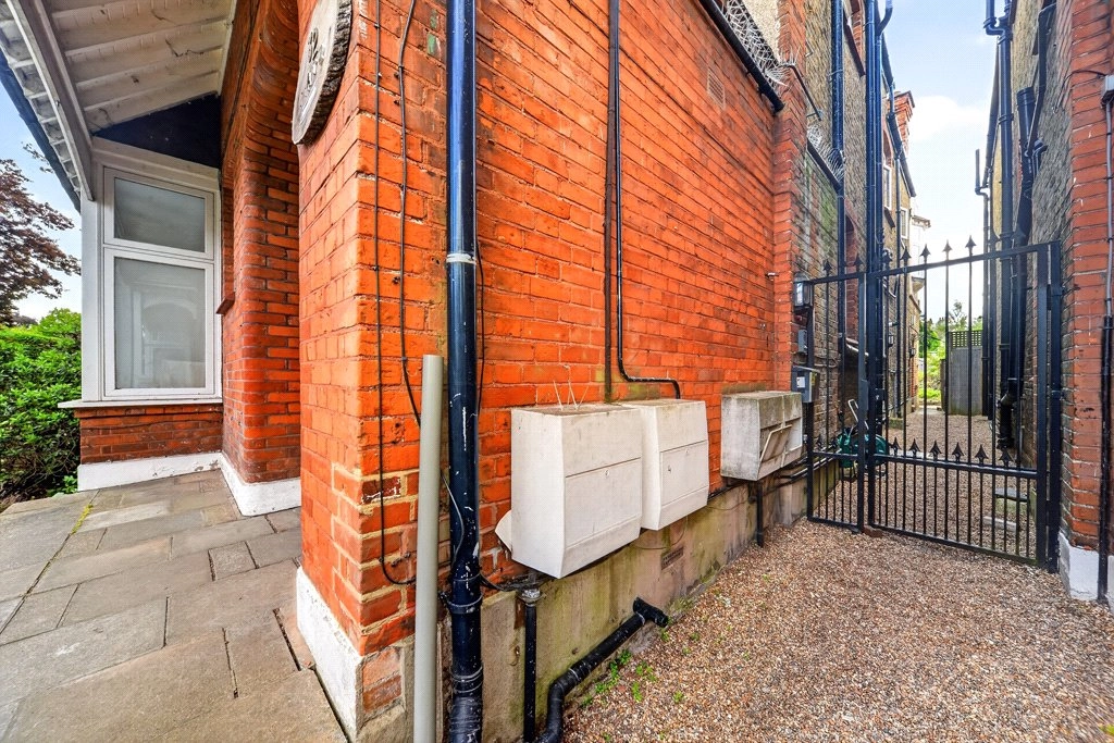 1 bedroom apartments/flats for sale in Becmead Avenue, Streatham - SW16 view 2