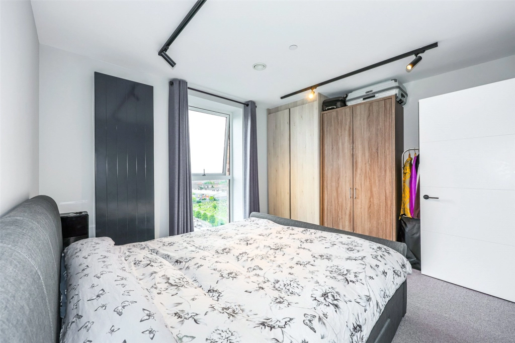 1 bedroom apartments/flats for sale in Merrick Road, Southall - UB2 view 6