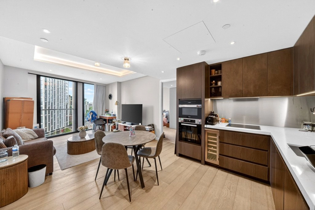 2 bedrooms apartments/flats for sale in Carnation Way, Nine Elms - SW8 view 2