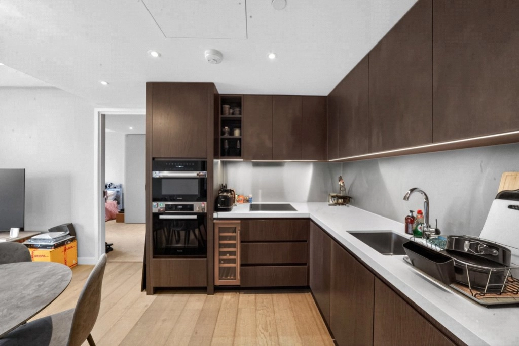 2 bedrooms apartments/flats for sale in Carnation Way, Nine Elms - SW8 view 4