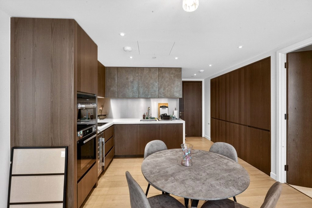 2 bedrooms apartments/flats for sale in Carnation Way, Nine Elms - SW8 view 9