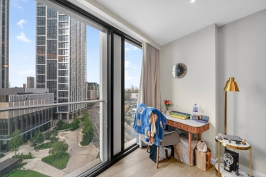 Carnation Way, Nine Elms - SW8 view 11