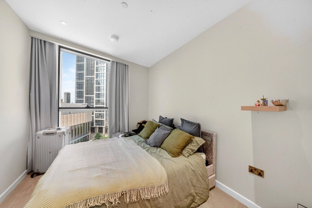 2 bedrooms apartments/flats for sale in Carnation Way, Nine Elms - SW8 view 5