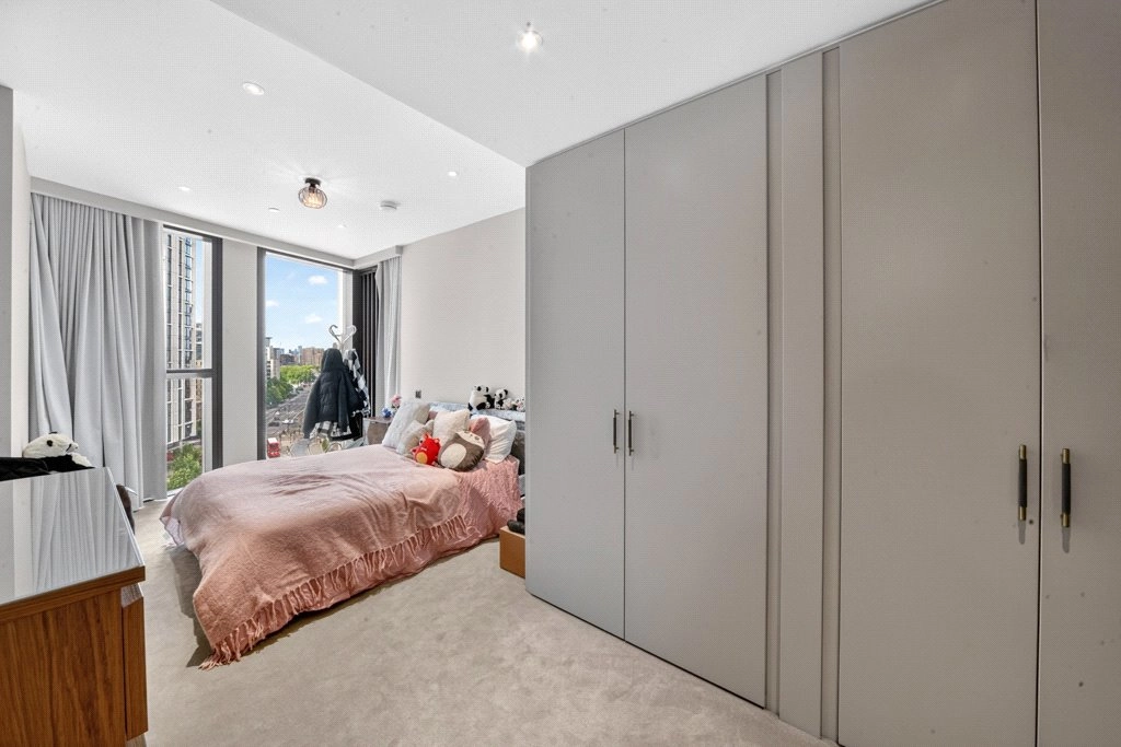 2 bedrooms apartments/flats for sale in Carnation Way, Nine Elms - SW8 view 6