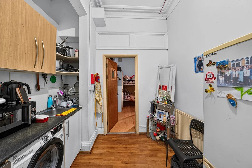 11 bedrooms apartments/flats for sale in Stanthorpe Road, Streatham - SW16 view 2