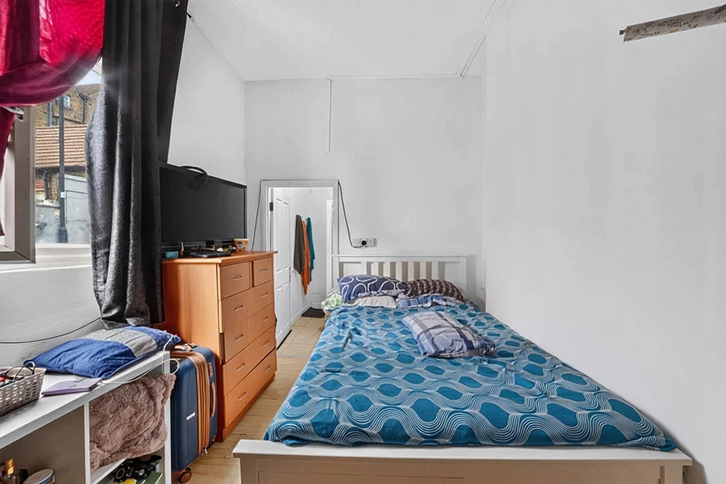 11 bedrooms apartments/flats for sale in Stanthorpe Road, Streatham - SW16 view 8